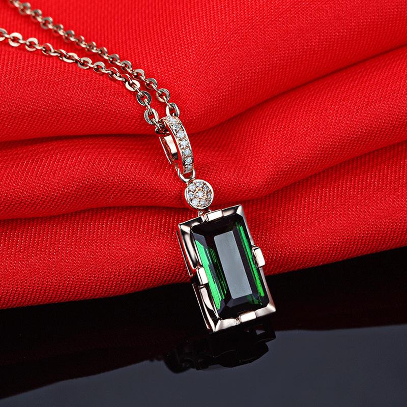 祖母绿宝石吊坠