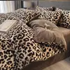 2026 Novo Conjunto de Quatro Peças de Pelúcia de Coelho com Estampa de Leopardo Inverno Maillard Lã de Leite Espessada Quente Roupa de Cama para Casa