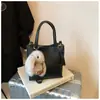 Bolsa de Mão Retrô para o Dia a Dia Feminina Outono e Inverno 2025 Nova Bolsa de Ombro Transversal Versátil Grande Capacidade Bolsa de Ombro tipo Balde