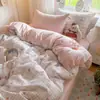 Juego de Cuatro Piezas de Gasa de Doble Capa Tejida, Funda de Edredón de Algodón Hinchado Fresca y Sencilla, Juego de Tres Piezas, Funda de Edredón de Algodón Lavado de Dibujos Animados para Dormitorio