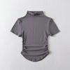 Camiseta de manga corta con cuello vertical estilo europeo y americano para mujer, verano 2023, corte entallado, dobladillo irregular, arrugado y corta.