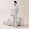Algodón LyocellPijama Sencillo de Color Sólido para Hombre Ropa de Casa Manga Larga Pantalón Largo Conjunto de Dos Piezas Primavera y Otoño Nuevo Estilo 2026