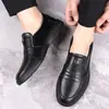 Venta Directa de Fábrica Zapatos Nuevos Estilo Suela Blanda Piel Sintética para Hombre, Zapatos de Piel para Hombre sin Cordones Estilo Negocio para Uso en Exteriores, Zapatos de Papá Antideslizantes