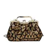 2026 Nuevo Bolso de Mano tipo Clutch con Lentejuelas Láser Transfronterizo para Fiesta con Textura de Moda, Correa de Hombro con Cadena y Diseño en Forma de Concha