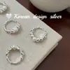 Popular Joyería Brillante de Plata de Nicho de Dongdaemun, Corea del Sur: Anillo de Plata de Ley S925 Retorcido con Perla Natural, Versátil y Sencillo