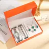 Relógio Feminino de Quartzo Oval Retrô com Madrepérola, Design Compacto Cravejado com Diamantes, Relógio Versátil para Sua Namorada