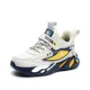 Sapatos esportivos masculinos atacado primavera e outono temporada escolar tênis de corrida crianças médias e grandes malha couro sapatos casuais antiderrapantes resistentes ao desgaste