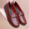 Novos Estilos de Sapatos para Mães 2026, Modelos de Primavera e Outono para Mulheres de Meia-Idade e Idosas, Sapatos de Couro Confortáveis para Meia-Idade, Sapatos Single Pretos de Trabalho com Solado Macio