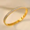 Pulsera de Acero de Titanio con Diamantes de Tres Filas Chapada en Oro para Mujer, Joyería de Gama Alta que No se Desvanece, Venta al por Mayor Transfronteriza para Mujer