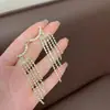Brincos de Franja Full Diamond Tendência Europeia e Americana Design Estilo Frio Luxo Leve Exquisite Explosivo Joia de Orelha Versátil para Mulheres