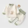 Conjunto Bebê Quente com Gola Conjunto de Duas Peças Puro Algodão Outono/Inverno Recém-Nascido 2026 Novo Conjunto Quente de Três Camadas para Bebê