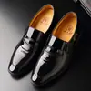 Zapatos de Cuero para Hombres Mayores con Suelas de Goma Cálidas, Antideslizantes y Resistentes al Desgaste, Cosidos con Aumento Invisible de Altura Interior, Adecuados para Negocios