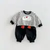 Super Lindo Conjunto de Pingüino para Niños 2026 Nuevo Otoño Bebé Niños Sudadera con Parche y Pantalón de Chándal Conjunto de Dos Piezas zqt6312