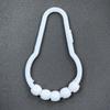 Gancho para cortina de ducha anillo de bola de plástico cortina cortina anillo de elevación accesorios blanco hebilla viva gancho biaural venta al por mayor