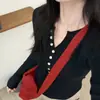 6 Tela de Lana Cuello en V Botón Punto Suave Manga Larga Camiseta Mujer Otoño Temperamento Estilo Coreano Capa Base Superior