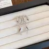 Pendientes de Metal de Alto Gama con Forma de Serpiente de Estilo Minimalista y Diseño Único, Versátiles y Elegantes, Tachuelas Dulces y Geniales, Nuevos Accesorios de Lujo Ligero