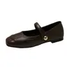 Sapatos femininos estilo francês, elegante novo modelo de verão 2025, sapatos femininos Mary Jane planos marrons, bico quadrado, sapatos de fada inspirados em Chanel