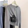 Cardigan de Punto de Lana Fina de Primavera Moda Simple Cuello Redondo Bajo con Perlas Doradas Nueva Chaqueta de Terciopelo Estilo Coreano para Mujer