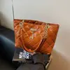 Bolsa Feminina de Grande Capacidade 2025 Novo Estilo Coreano Bolsa de Ombro Matelassê Bolsa de Mão Bolsa com Corrente Bordada Bolsa Tote Simples para Mulheres