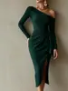2026 Transfronterizo Amazon Nuevo Estilo Europeo y Americano para Mujer Color Sólido Un Hombro Adelgazante Plisado Envolvente de Cadera Vestido con Abertura