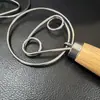 Batidora manual de acero inoxidable para harina con mango de madera maciza, batidor de masa de doble aro