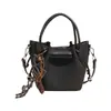 Bolso Moda Textura Viaje Bolso de Hombro Único Cubo Bolso Cruzado Madre-Hija 2026 Otoño Portátil Moderno Elegante Nuevo Coreano