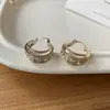 Brinco Cuff de Orelha Redondo Zircônia Dourada Café Claro Retrô Brincos de Design de Nicho para Mulheres Brinco Versátil Simples para o Dia a Dia Venda por Atacado