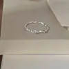 Anillo fino dulce y de moda para mujer, anillo abierto versátil apilable estilo ins de flor y mariposa, anillo de dedo índice de celebridad de internet de moda