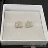 Suministro Exclusivo Transfronterizo de Nuevos Modelos de Aretes Marca Gu, con Etiquetas, Venta al por Mayor de Aretes Marca Fen, Du, Bao, Shi y Mei, con Álbumes de Fotos Disponibles