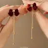 Pendientes Rojos de Año Nuevo, un Conjunto de Pendientes de Flor de Carrillón de Viento Afelpados, Pendientes de Borla de Boda de Año Nuevo de Alta Gama para Mujer