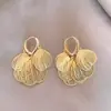 2026 Aretes de Aro Lisos Sencillos Estilo Nuevo con un Diseño Exagerado, Versátiles y Elegantes, Aretes de Lujo Ligero de Gama Alta de Nicho