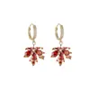 Pendientes Huajie Populares de Moda Retro Temperamento Hoja Cobre Incrustado Circonita Pendientes de Mujer Pendientes de Hoja de Arce Roja Venta al por Mayor