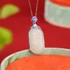 Yuebao Joias Jade Hetian Natural Prata de Lei S925 Jade Branco Esculpido Lótus Azul Queimado Rico e Elegante Pingente de Prata Personalização