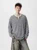 Camiseta de Punto Patchwork Rayada de Cuello V Pequeño Estilo Japonés Otoño 2026 para Hombre Casual Americano Manga Larga Versátil