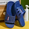 Compra Uno y Llévate Otro Gratis Pantuflas de Hombre Verano Uso en Casa Baño Interior Exterior Duraderas Antideslizantes Resistentes al Olor Zapatos Chanclas de Verano para Hombre