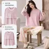 Conjunto de pijama feminino de primavera e outono, com mangas compridas, calças compridas, 100% algodão, com sutiã embutido, apresentando um design de desenho animado, gola redonda e estilo pullover, adequado para usar como roupa de casa.