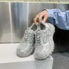 2026 Novo Solado Macio Versátil Verão Malha Confortável Respirável Sapatos de Pai para Mulheres, Tênis Casuais Leves Modernos para Mulheres