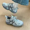 Versión de Cuero Suave~Zapatos Nuevos de Otoño 2025 para Mujer con Aumento de Altura Oculto, Tenis Gat Retro Versátiles, Tenis Casuales