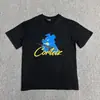 Venta a largo plazo de la serie Corteiz Devil Island, con un estampado de logo de letras en una camiseta de cuello redondo y manga corta, un estilo de algodón ajustado para ventas transfronterizas