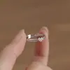 Anillo de Corazón Texturizado para Mujer, Estilo de Lujo Ligero Nicho de Gama Alta, Anillo para Dedo Índice, Sencillo, Moderno, Exquisito, Ajustable, Venta al por Mayor