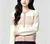 Cárdigan de punto casual fresco y elegante para mujer, principios de otoño 2026, adelgazante, estilo universitario, abrigo suéter suave y dulce