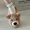 Zapatillas de peluche suaves y lindas de oso de dibujos animados para mujer, otoño e invierno 2026, con forro polar añadido para mayor calidez, antideslizantes, lindas zapatillas peludas para el hogar
