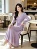 Conjunto de punto elegante estilo francés Nanyou con cintura ajustada, top con volantes y falda de sirena, un atuendo de dos piezas