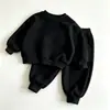 Conjunto de moletom para meninas, novo estilo doce ins, conjunto esportivo casual da moda de duas peças para crianças, adequado para primavera e outono