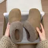 Estilo perezoso suela gruesa felpa punta cerrada estilo Birkenstock zapatos de algodón pantuflas mujer 2026 Otoño/Invierno Nuevos Versátiles Cálidos peludos zapatos