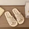 Pantuflas de Felpa de Lunares para Mujer 2026 Estilo Nuevo Estilo Retro Ligeras Antideslizantes para Caminar en Casa al Aire Libre Pantuflas Perezosas