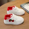 Zapatillas Blancas para Niños 2026 Zapatos Deportivos Zapatos de Correr para Niños Zapatos para Caminar para Niñas Zapatos Casuales Nuevas Zapatillas de Moda Primavera y Otoño