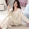 Pijama feminino de algodão de dupla camada com toque de nuvem, 190g, atacado, novo para outono, manga longa, calça longa, casual, para casa, adequado para usar ao ar livre