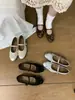 Zapatos Mary Jane Estilo Nuevo Primavera 2026 Punta Redonda Retro Plisados Bloques de Color Bailarinas con Hebilla para Mujer
