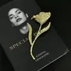 Broche de Flor Folha Grande de Metal Exagerado Estilo Europeu e Americano, Alfinete de Lapela para Terno Unissex, Acessório Versátil da Moda